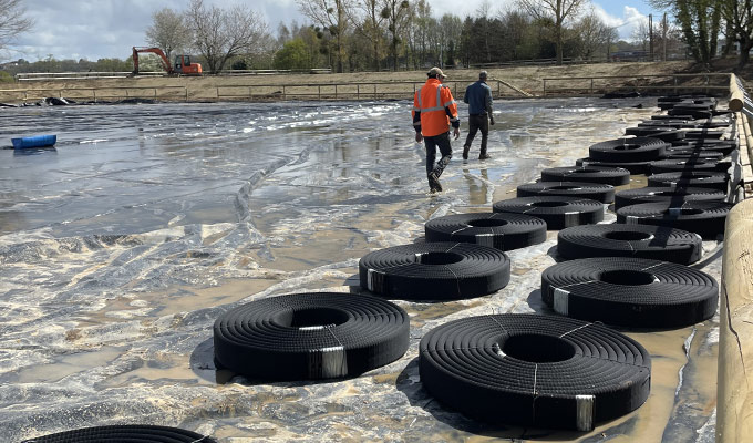 FLATDRAIN_drain_plat_sols_sportifs_chantier1